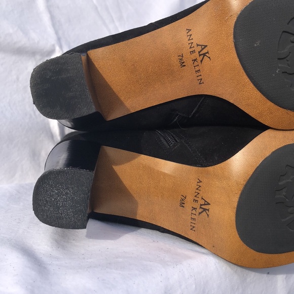 Anne Klein Black Suede Mid Calf High Heel Boots w/Square Toe - Picture 9 of 16